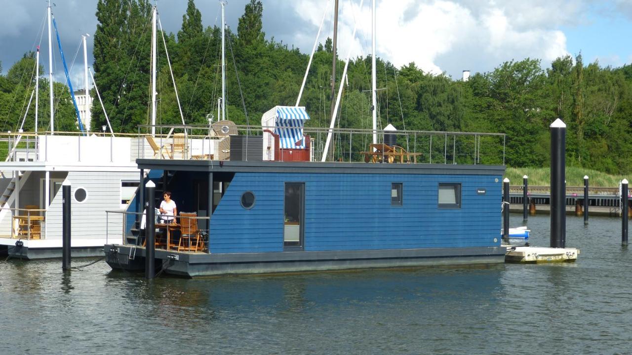 فندق Hausboot Harmonie شترالسوند المظهر الخارجي الصورة